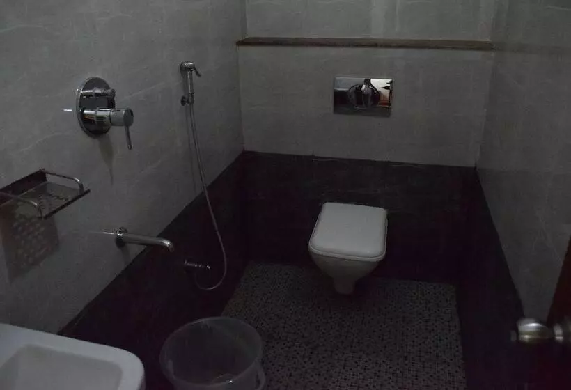 هتل Sri Kavimany Residency, Near Auro Beach