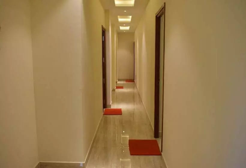 هتل Sri Kavimany Residency, Near Auro Beach