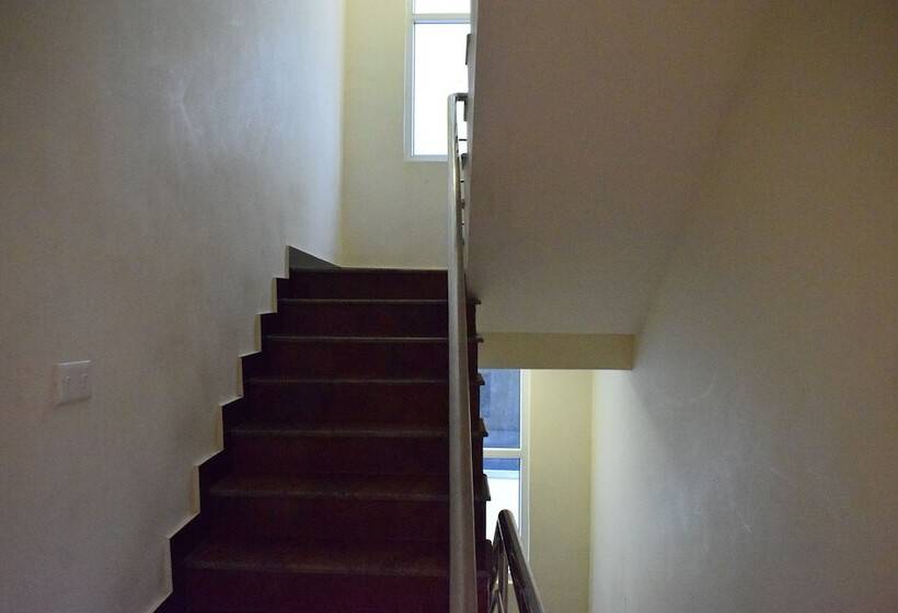 هتل Sri Kavimany Residency, Near Auro Beach