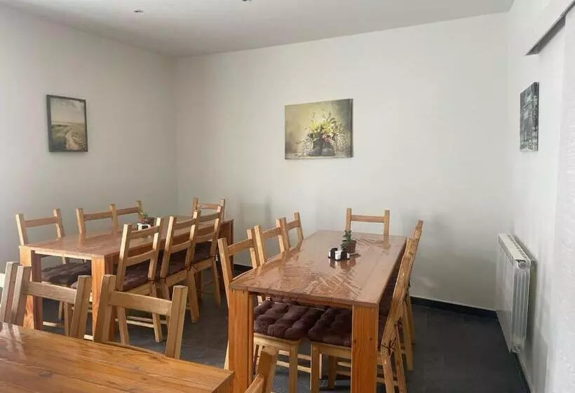 Las Hadas Albergue  Solo Para Peregrinos   Vegano  Bar