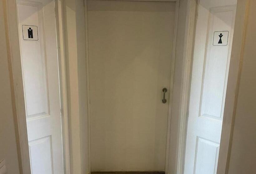 Las Hadas Albergue  Solo Para Peregrinos   Vegano  Bar