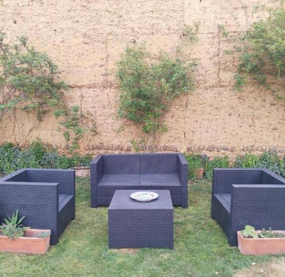 Las Hadas Albergue  Solo Para Peregrinos   Vegano  Bar