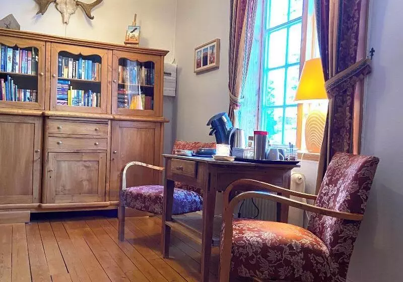 تختخواب و صبحانه The Lodge Torsby