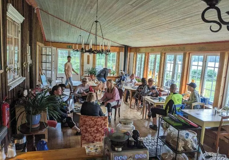 تختخواب و صبحانه The Lodge Torsby