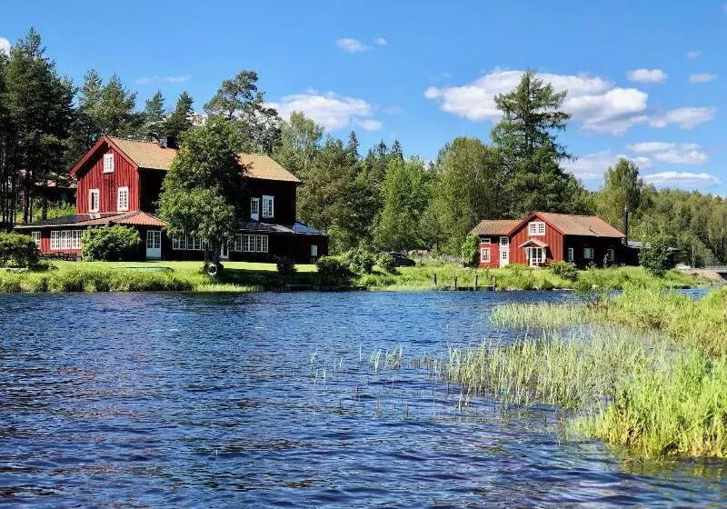 تختخواب و صبحانه The Lodge Torsby