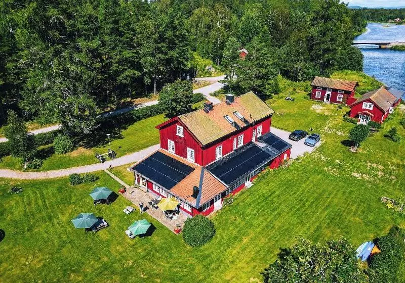 تختخواب و صبحانه The Lodge Torsby