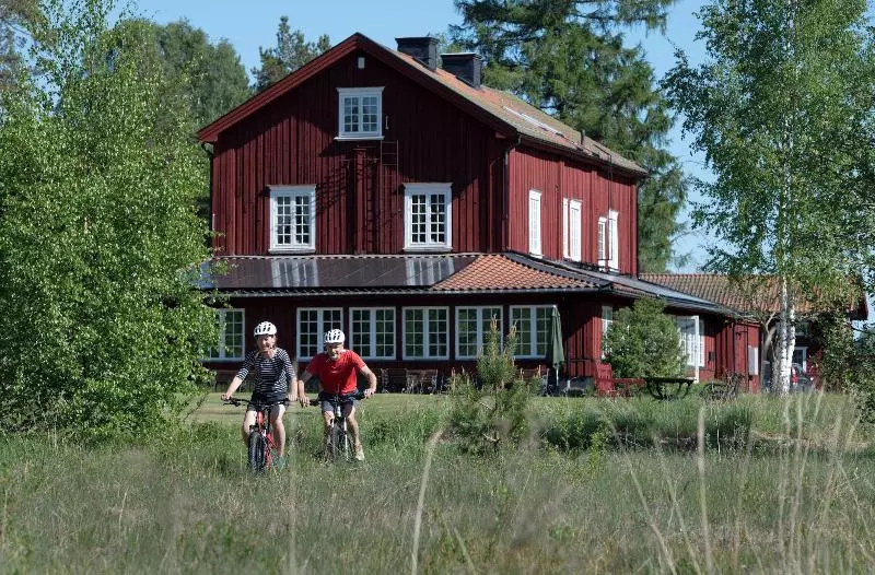 تختخواب و صبحانه The Lodge Torsby