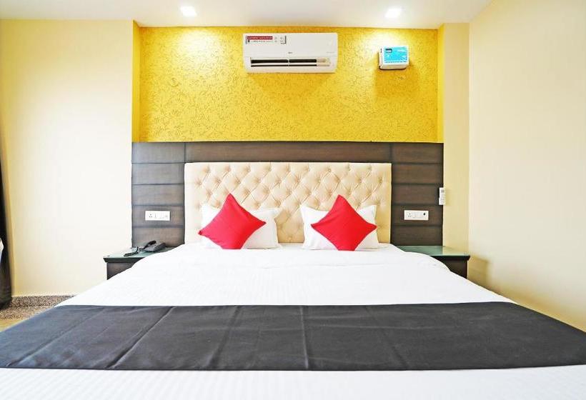Capital O 49078 Hotel Chinar