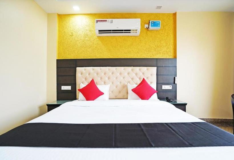 Capital O 49078 Hotel Chinar