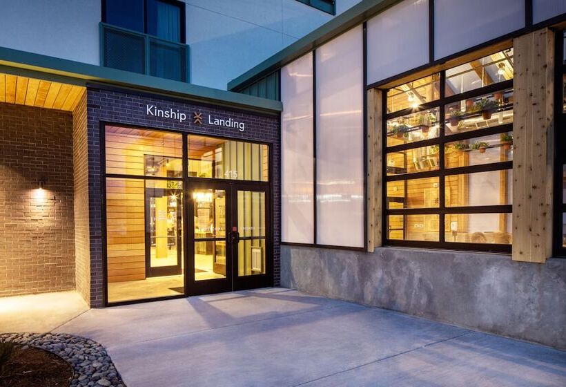 هتل Kinship Landing