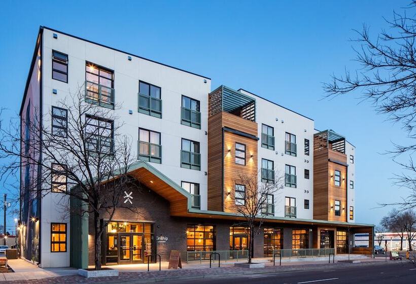 هتل Kinship Landing