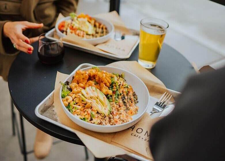 هتل Kinship Landing