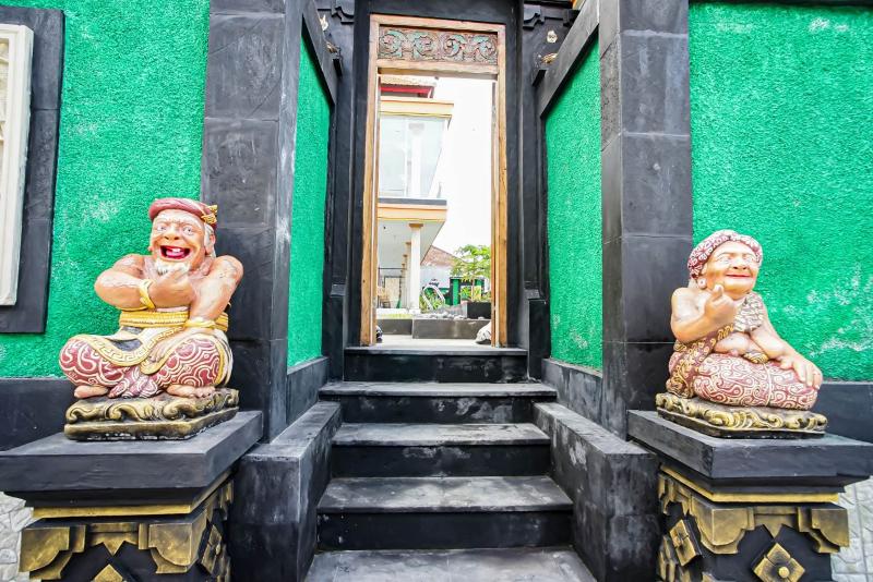 פנסיון Kadek Bagus Guesthouse Denpasar Mitra Reddoorz