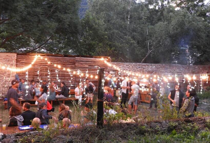 فندق صغير Auberge De Jeunesse Hi Serre Chevalier