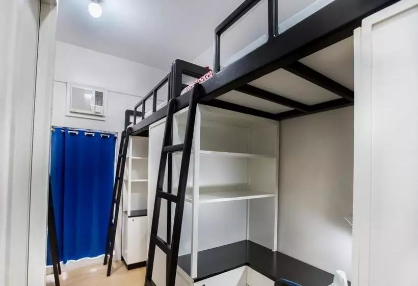 هتل Oyo 699 Forbes Hall