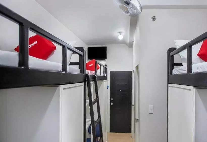 هتل Oyo 699 Forbes Hall