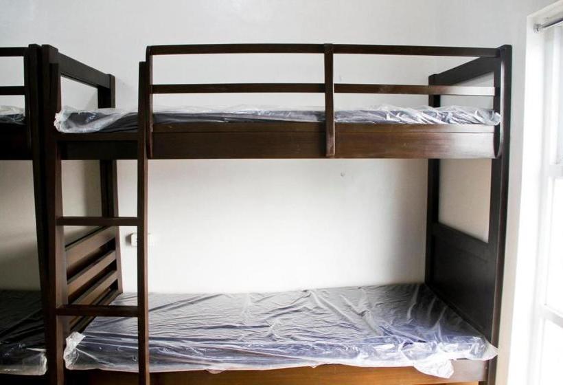 Hotel Oyo 699 Forbes Hall