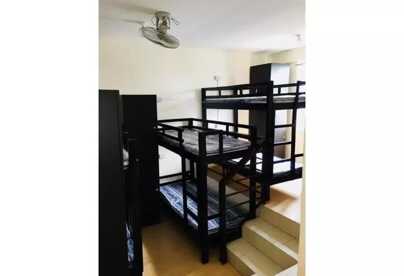 هتل Oyo 699 Forbes Hall