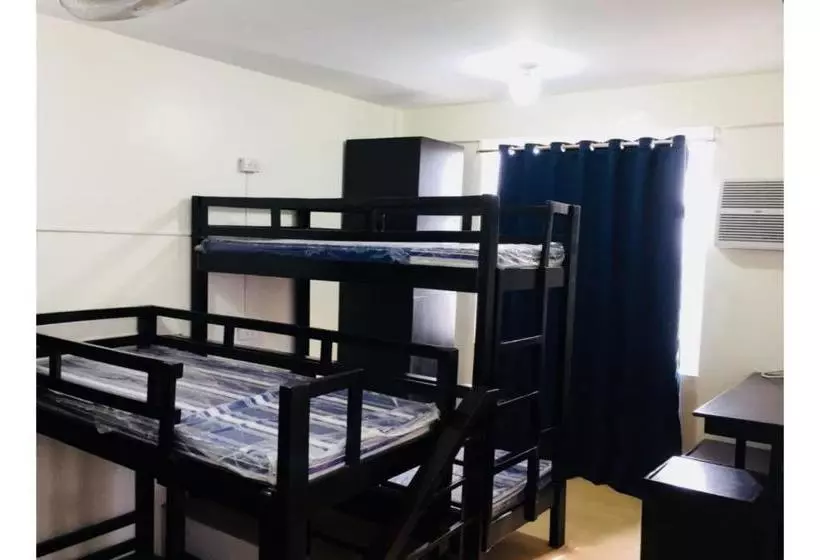 هتل Oyo 699 Forbes Hall