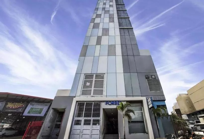 هتل Oyo 699 Forbes Hall