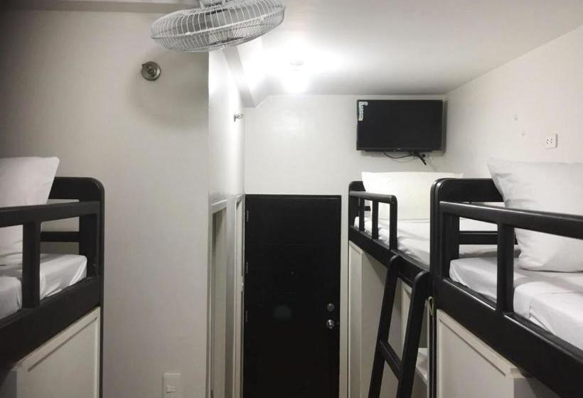 Hotel Oyo 699 Forbes Hall