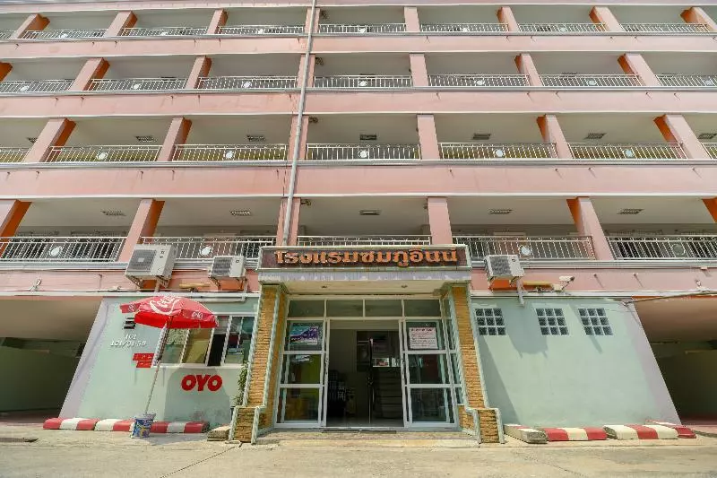 هتل Oyo 762 Chompoo
