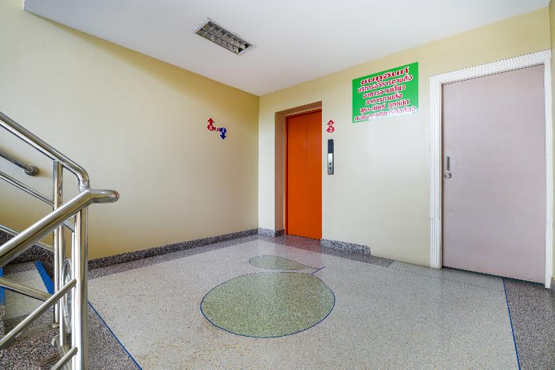 هتل Oyo 762 Chompoo