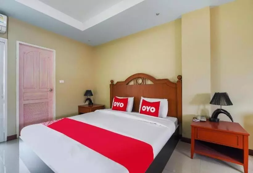 هتل Oyo 762 Chompoo