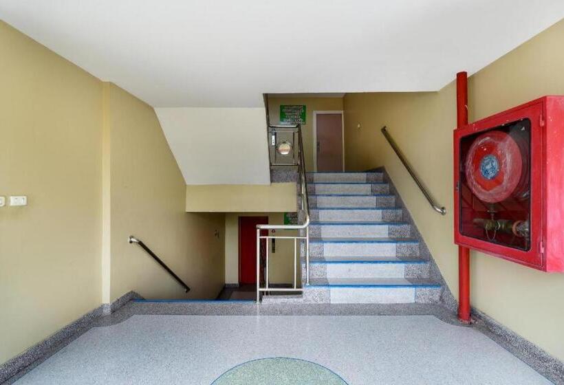 هتل Oyo 762 Chompoo