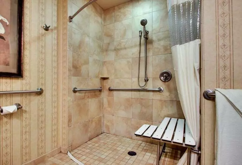 Hotelli The Inn At Charles Town / Hollywood Casino