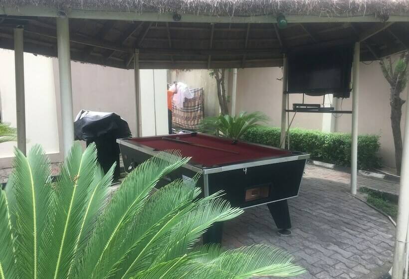 Villa Savoye Hotels And Resorts