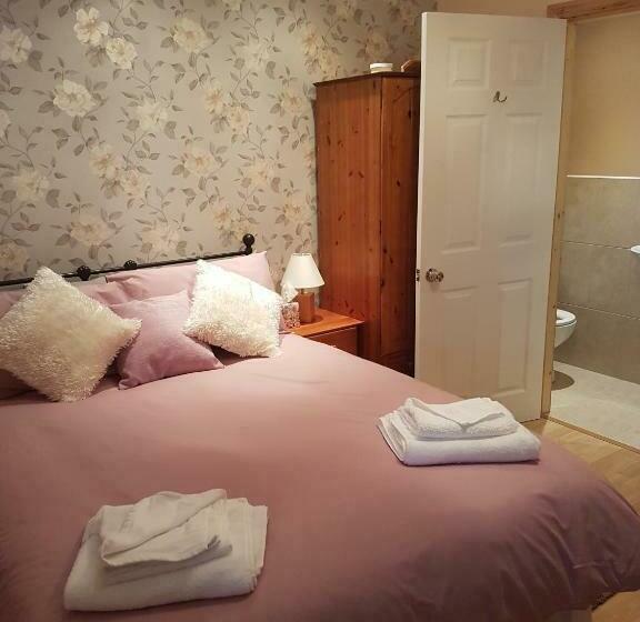 تختخواب و صبحانه Rockhill Hospitality