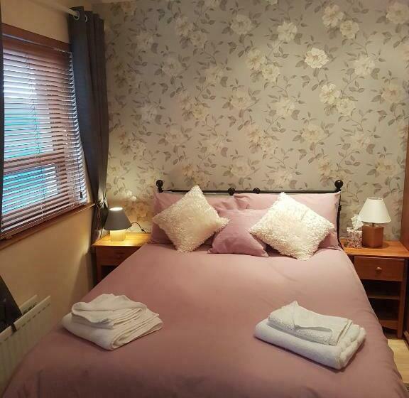 تختخواب و صبحانه Rockhill Hospitality