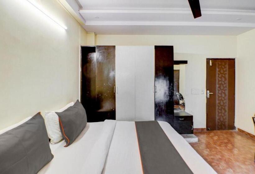 ホテル Collection O Tara Patel