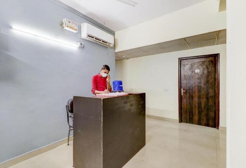 ホテル Collection O Tara Patel