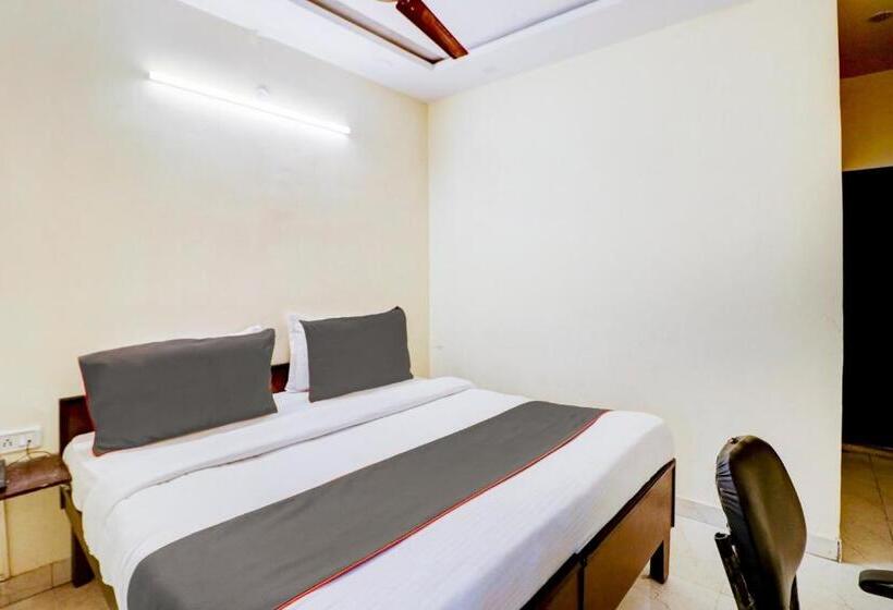 ホテル Collection O Tara Patel