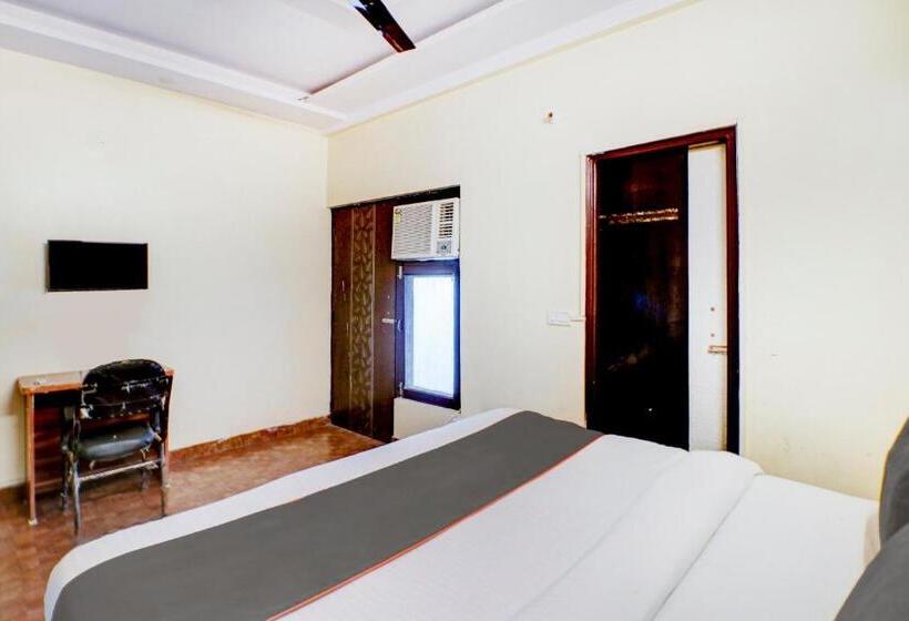 ホテル Collection O Tara Patel