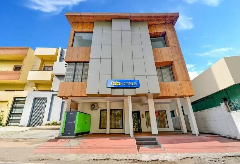هتل Fabexpress Pas Residency Nr Marina Beach & Mahatma Gandhi Monument