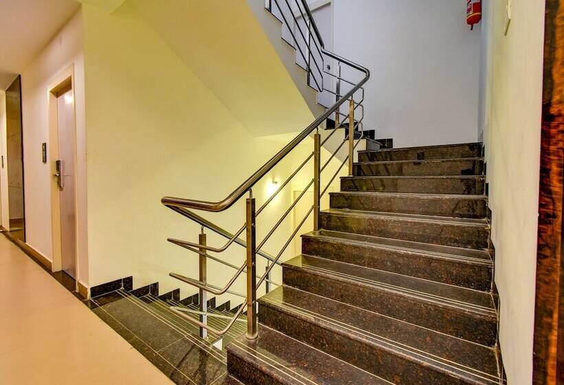 בית מלון כפרי Fabexpress Pas Residency   Nr Marina Beach & Mahatma Gandhi Monument