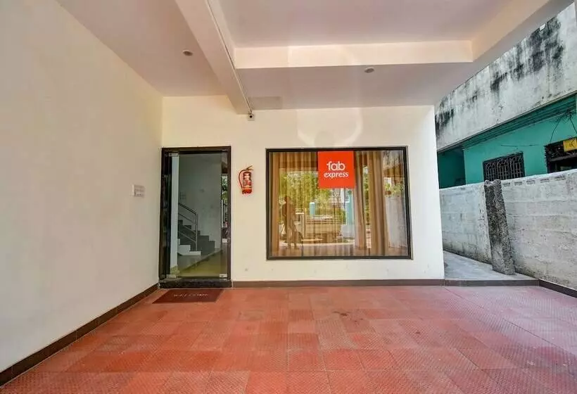 هتل Fabexpress Pas Residency Nr Marina Beach & Mahatma Gandhi Monument