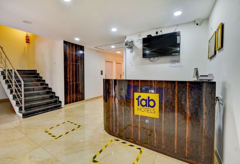 בית מלון כפרי Fabexpress Pas Residency   Nr Marina Beach & Mahatma Gandhi Monument