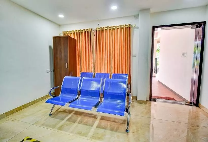 هتل Fabexpress Pas Residency Nr Marina Beach & Mahatma Gandhi Monument