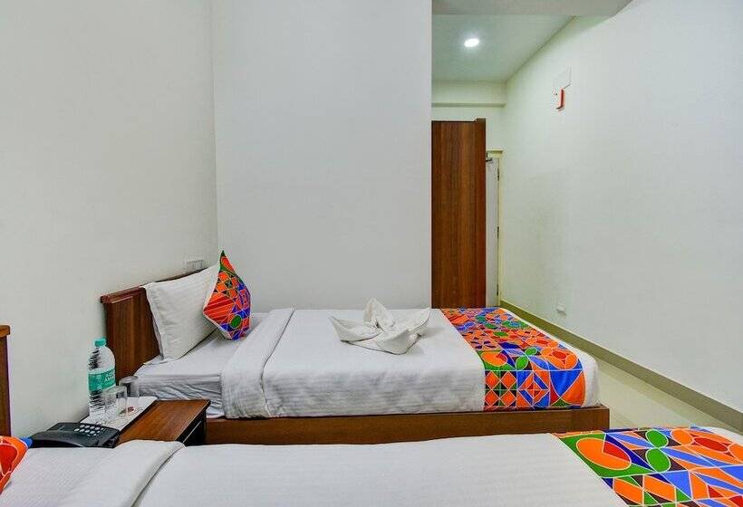 בית מלון כפרי Fabexpress Pas Residency   Nr Marina Beach & Mahatma Gandhi Monument