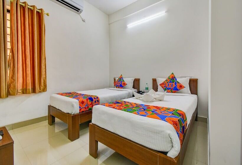 בית מלון כפרי Fabexpress Pas Residency   Nr Marina Beach & Mahatma Gandhi Monument