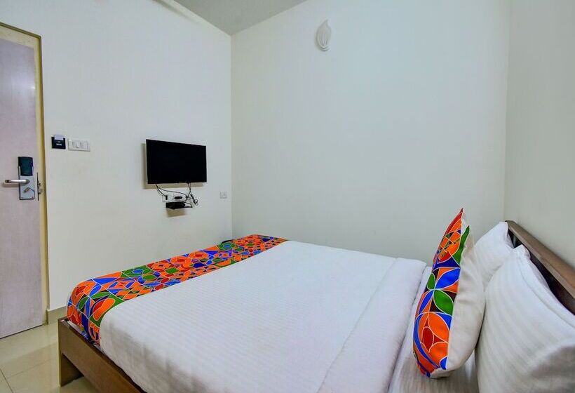 בית מלון כפרי Fabexpress Pas Residency   Nr Marina Beach & Mahatma Gandhi Monument