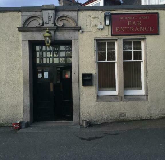 هتل Burnett Arms