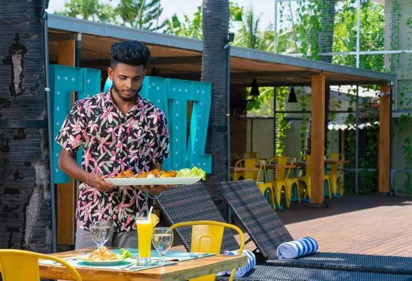هتل Palmera Eco Resorts Nilaveli