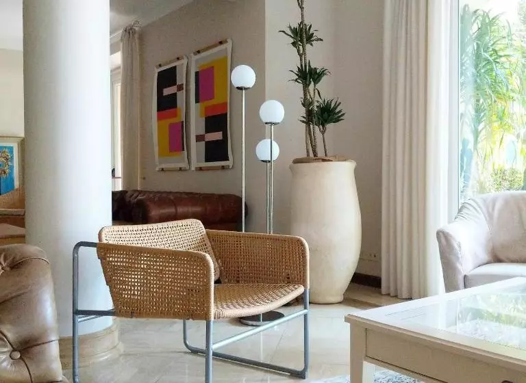 Hotelli Piccolo Mondo