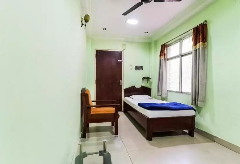 ホテル Akhil Residency