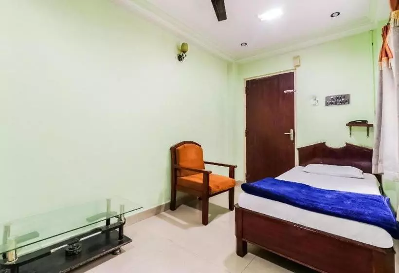 ホテル Akhil Residency